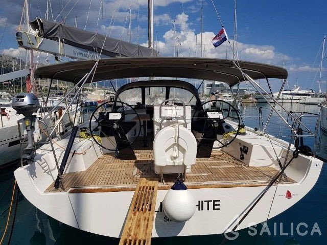 More 55 - Yacht Charter Sailica
