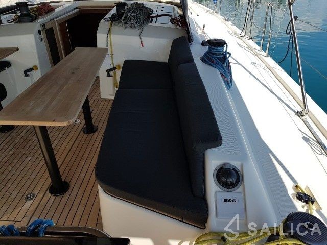 More 55 - Yacht Charter Sailica
