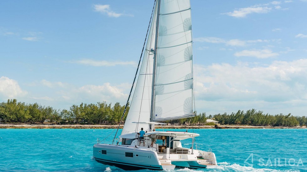 Lagoon 42 - Yacht Charter Sailica