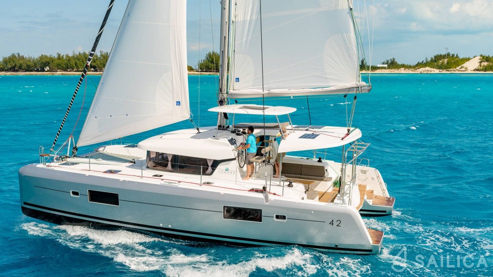 Lagoon 42 - Yacht Charter Sailica