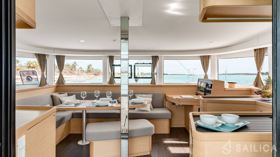 Lagoon 42 - Yacht Charter Sailica