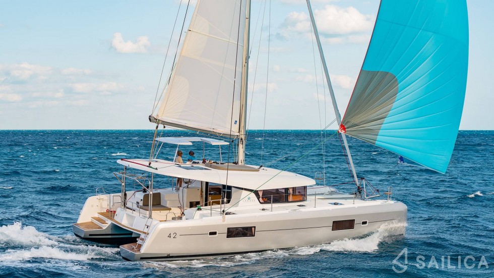 Lagoon 42 - Yacht Charter Sailica