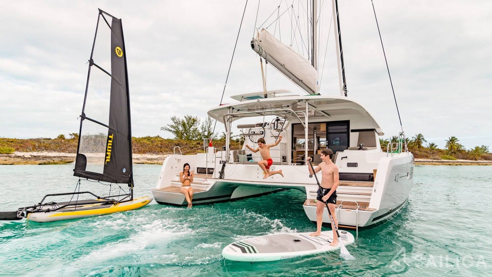 Lagoon 42 - Yacht Charter Sailica