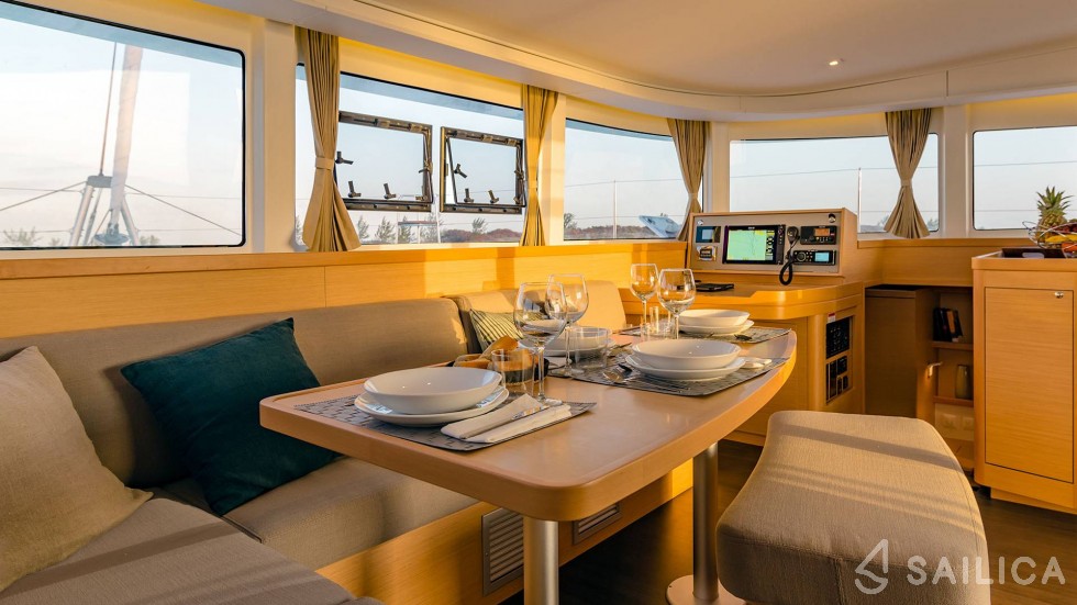 Lagoon 42 - Yacht Charter Sailica