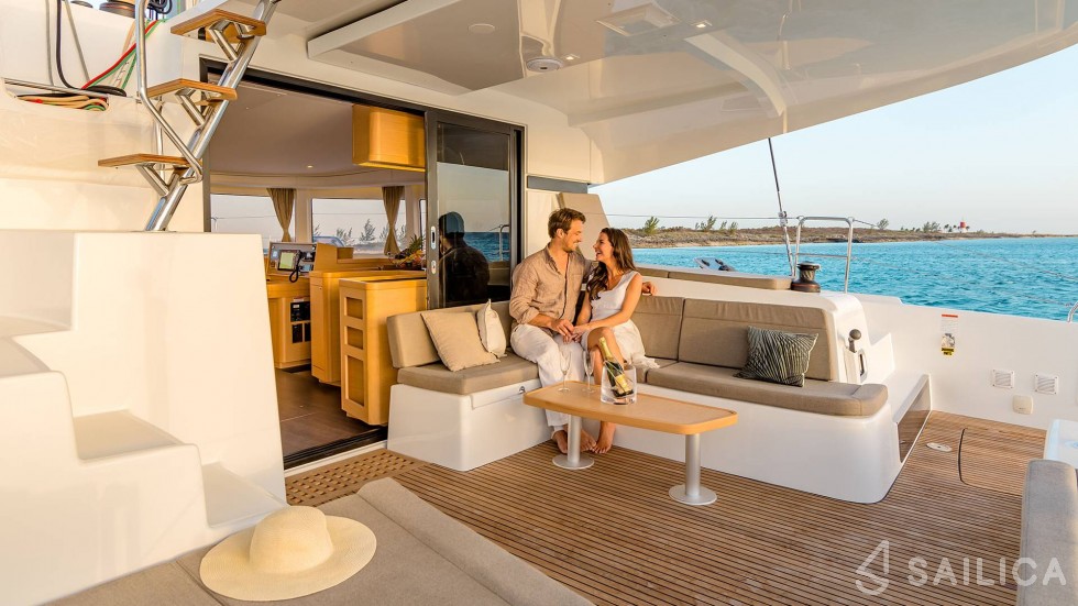Lagoon 42 - Yacht Charter Sailica