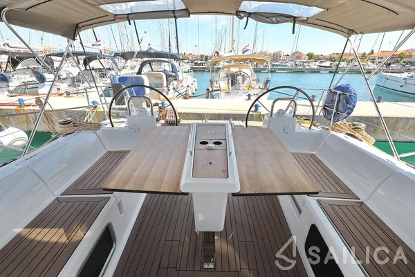 Dufour 460 GL - Yacht Charter Sailica
