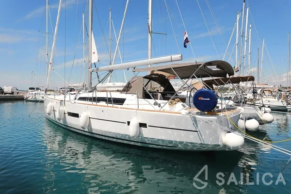Dufour 460 GL - Yacht Charter Sailica