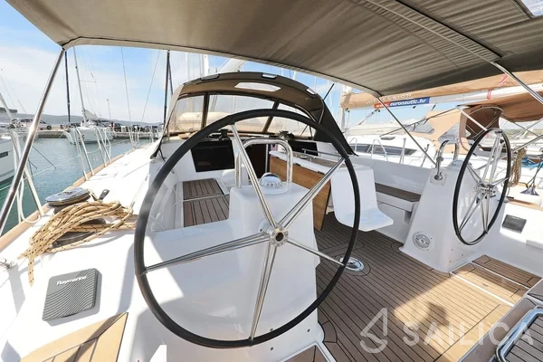Dufour 460 GL - Yacht Charter Sailica