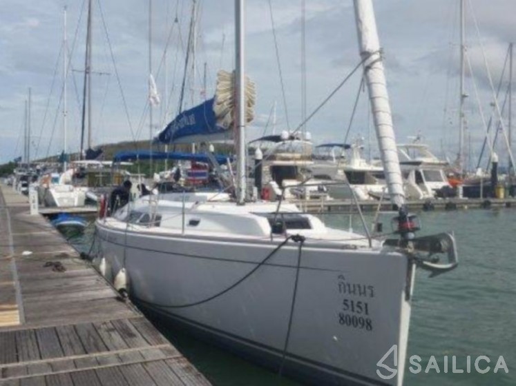 Hanse 400 - Yacht Charter Sailica