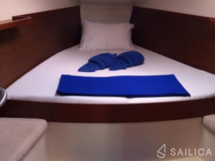 Hanse 400 - Yacht Charter Sailica