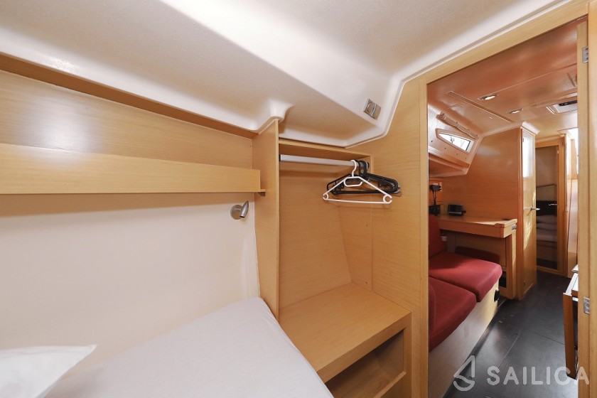 Elan 350 - Yacht Charter Sailica