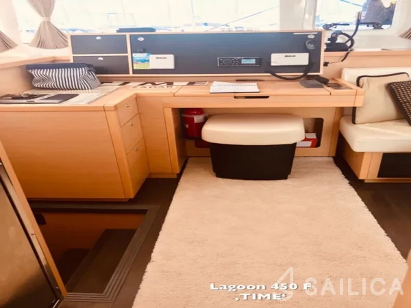 Lagoon 450 - Yacht Charter Sailica