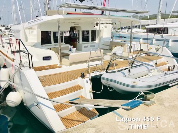 Lagoon 450 - Yacht Charter Sailica