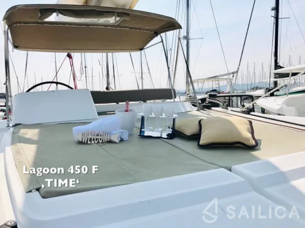Lagoon 450 - Yacht Charter Sailica