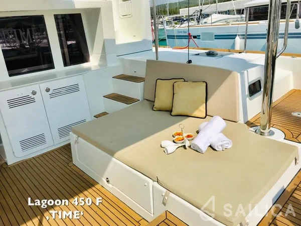 Lagoon 450 - Yacht Charter Sailica