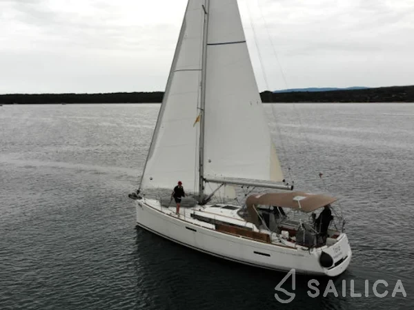 Sun Odyssey 389 - Yacht Charter Sailica