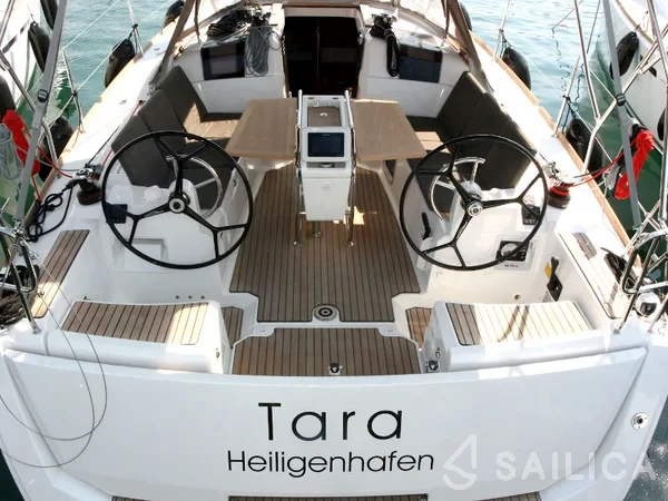 Sun Odyssey 389 - Yacht Charter Sailica