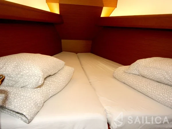 Sun Odyssey 389 - Yacht Charter Sailica