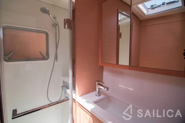 Lagoon 52F - Yacht Charter Sailica
