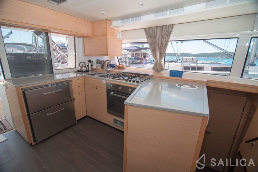 Lagoon 52F - Yacht Charter Sailica
