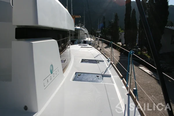 Lagoon 52F - Yacht Charter Sailica