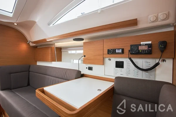 Elan 40 Impression - Yacht Charter Sailica