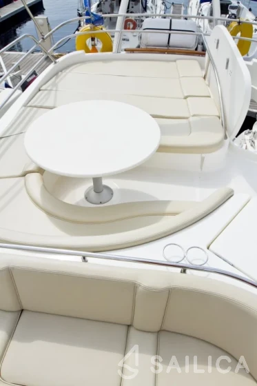 Prestige 46 Fly - Yacht Charter Sailica