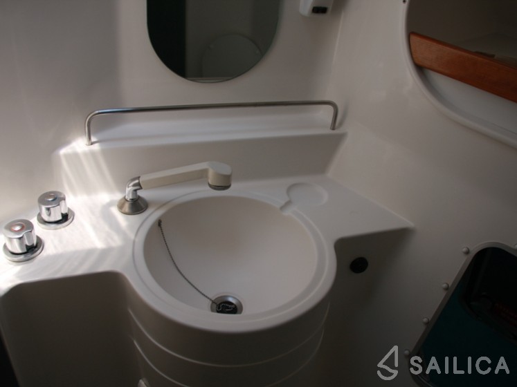 Athena 38 - Yacht Charter Sailica