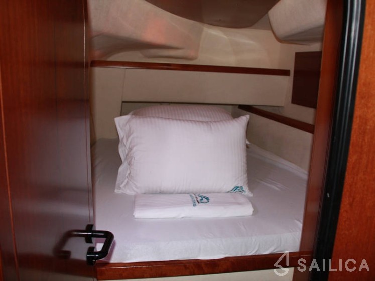 Athena 38 - Yacht Charter Sailica