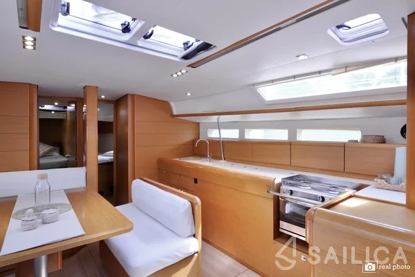 Sun Odyssey 519 - Yacht Charter Sailica