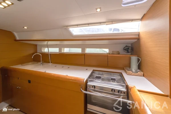 Sun Odyssey 519 - Yacht Charter Sailica