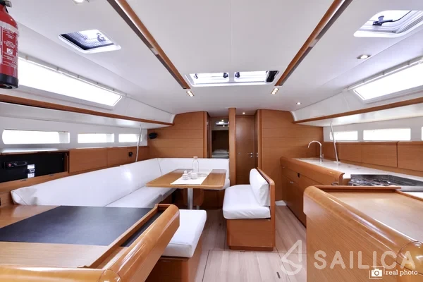 Sun Odyssey 519 - Yacht Charter Sailica