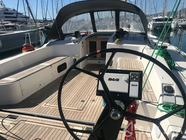 More 55 - Yacht Charter Sailica