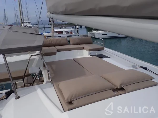 Saona 47 - Yacht Charter Sailica