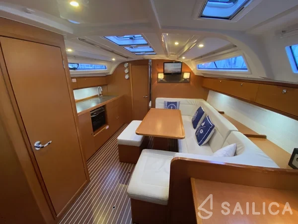 Bavaria 41 Cruiser - Yacht Charter Sailica