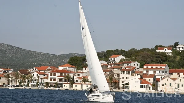 Bavaria 41 Cruiser - Yacht Charter Sailica