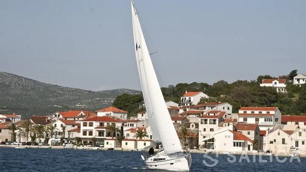 Bavaria 41 Cruiser - Yacht Charter Sailica