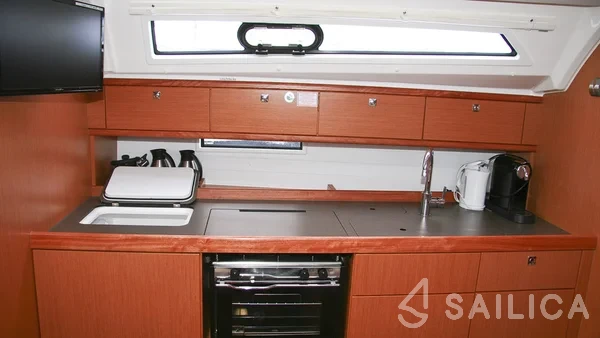 Bavaria 41 Cruiser - Yacht Charter Sailica