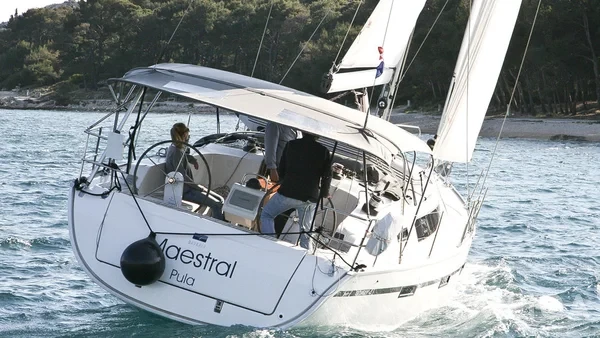 Bavaria 41 Cruiser - Yacht Charter Sailica