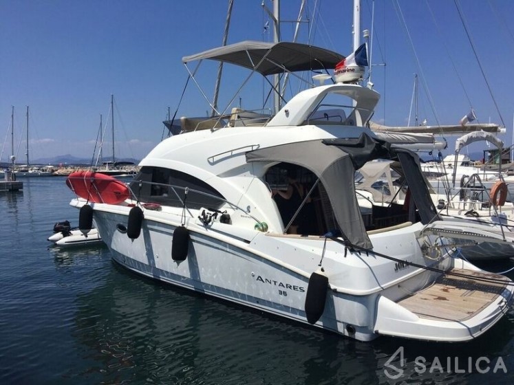 Antares 36 - Yacht Charter Sailica