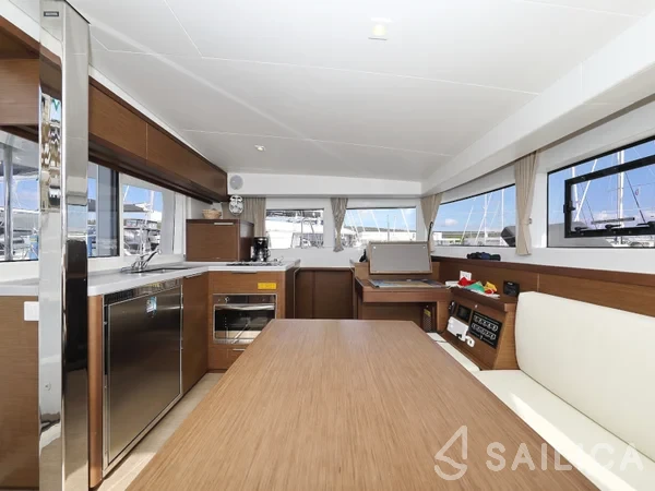 Lagoon 40 - Yacht Charter Sailica