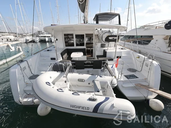 Lagoon 40 - Yacht Charter Sailica