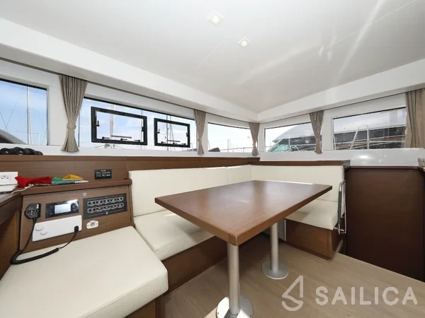 Lagoon 40 - Yacht Charter Sailica