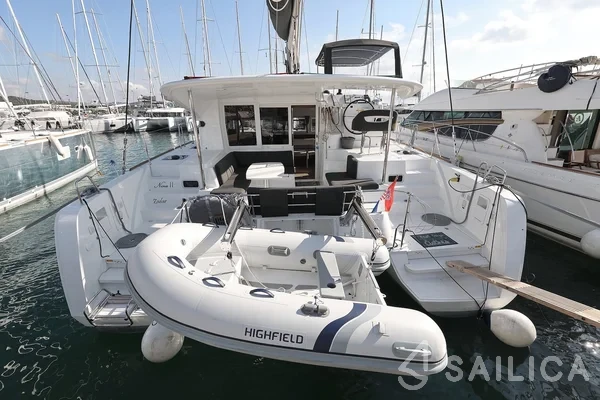 Lagoon 40 - Yacht Charter Sailica