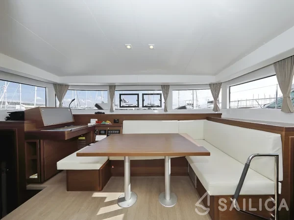 Lagoon 40 - Yacht Charter Sailica