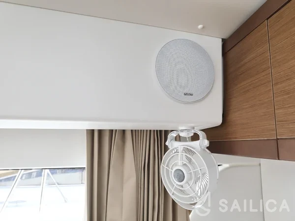 Lagoon 40 - Yacht Charter Sailica