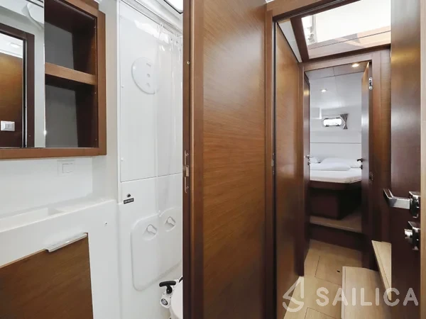Lagoon 40 - Yacht Charter Sailica