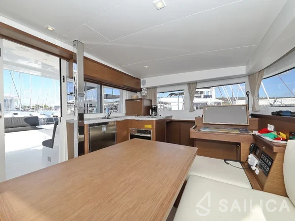 Lagoon 40 - Yacht Charter Sailica