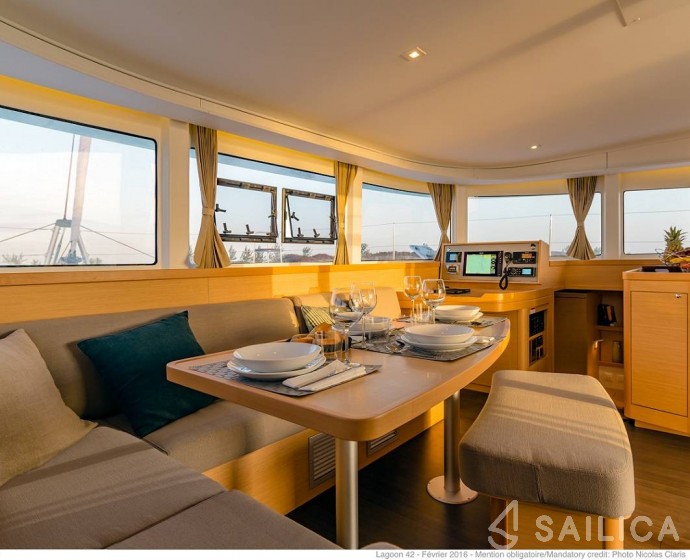 Lagoon 42 - Yacht Charter Sailica