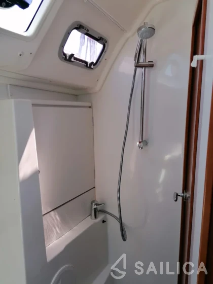 Oceanis 46 - Yacht Charter Sailica